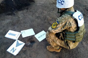 На Донбасі бойовики важко поранили українського військового