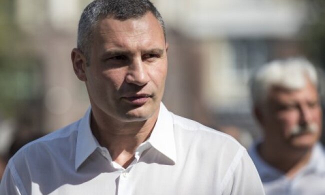Кабмін відмовився звільняти Кличка