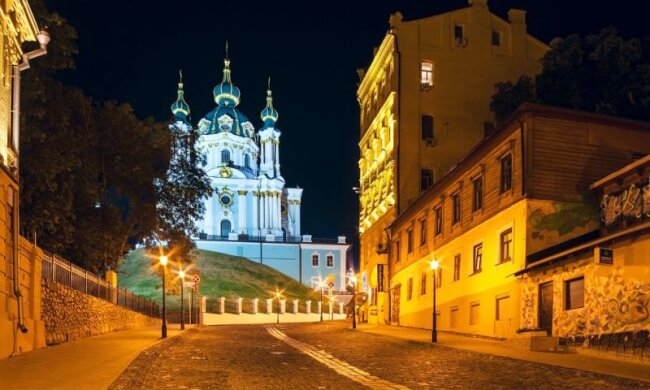 Андріївський узвіз запрошує киян на свій день народження