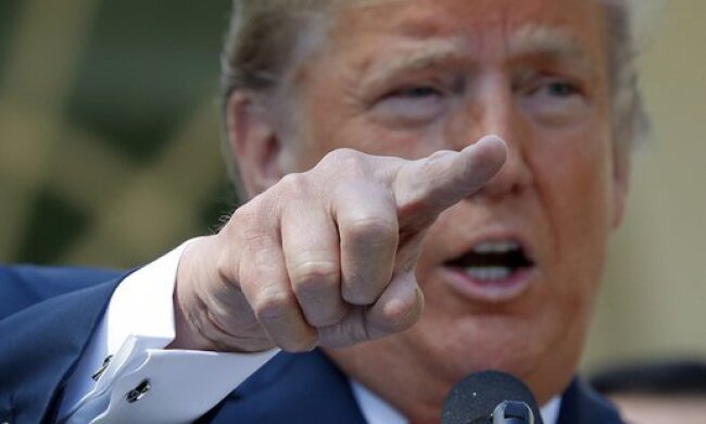 Трамп привітав Зеленського з “дуже сильним стартом”