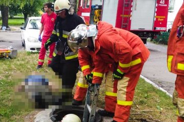 На Київщині в каналізації знайшли два трупи