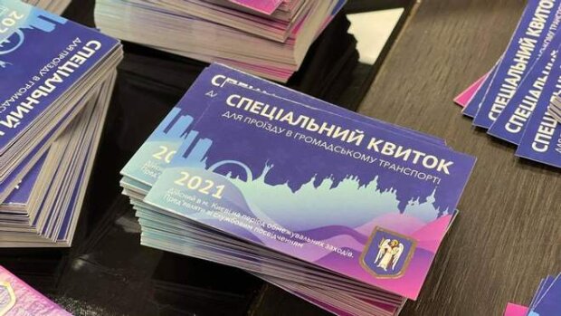 Поліція шукає в київському метро пасажирів з фальшивими перепустками