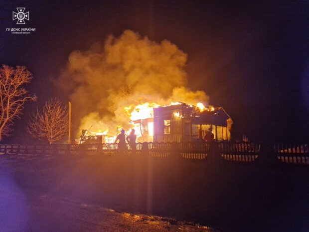 На Київщині у Різдвяний вечір загорілися 2 церкви — рятувальники ліквідували пожежі