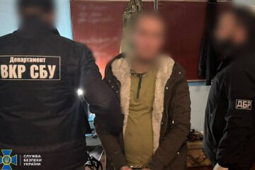 77 номерів і 18 смартфонів: у ЗСУ викрили російського агента