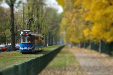 На осінніх канікулах малечу возитиме казковий трамвай