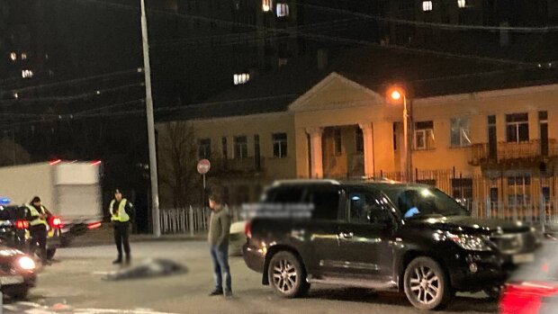 У Солом'янському районі водійка "Lexus" насмерть збила пішохода, який перебігав дорогу