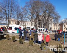 16 школярів госпіталізували: в школі на Київщині розпилили сльозогінний газ