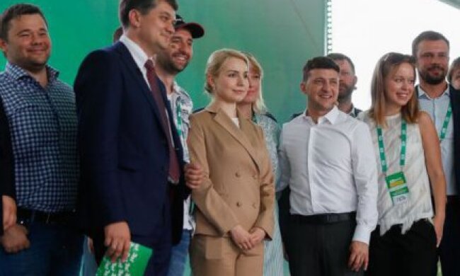 Політолог жорстко потролив “Слугу народу”