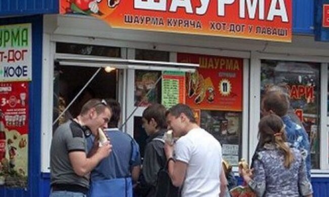 У Києві перевірять кіоски з шаурмою