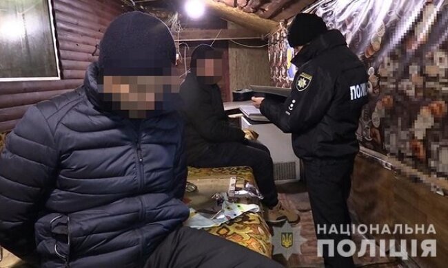 У столиці чотирьох осіб затримали за викрадення іноземця (відео)