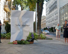 До четвертої річниці загибелі: на вулиці Франка відкрили меморіал Павла Шеремета (відео)