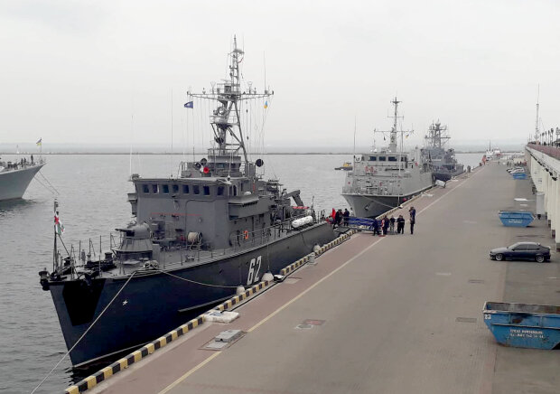 В акваторію Одеси  зайшли чотири кораблі НАТО (відео)