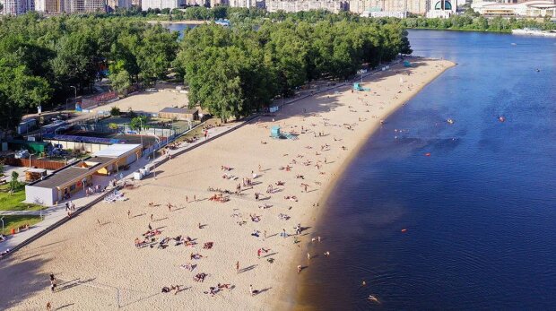 Вода на 15 пляжах у столиці не відповідає санітарним нормам