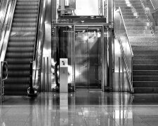 На станції "Академмістечко" зя`вляться ліфти замість непрацюючих ескалаторів