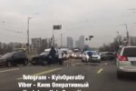 На мосту Патона масштабне ДТП: затор з обох сторін (відео)