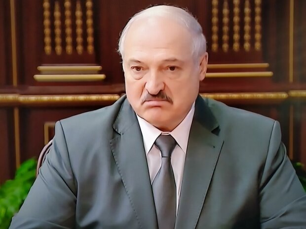 Лукашенко перестав бути почесним доктором КНУ