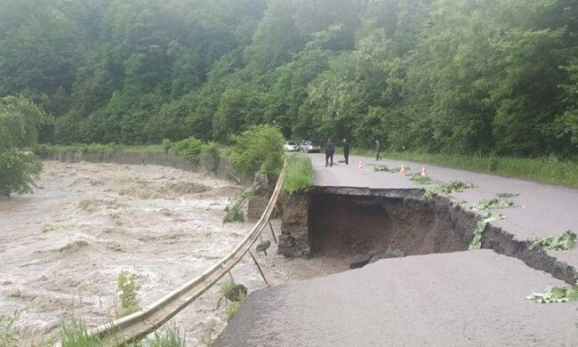 На Західній Україні ситуація критична, затоплення перевершує масштаб 2008 року: Шмигаль
