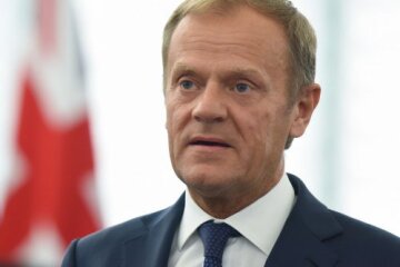 Зеленський подякував Туску за підтримку на G7