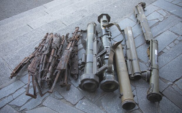 До музею історії України у столиці привезли воєнні артефакти з Бахмута