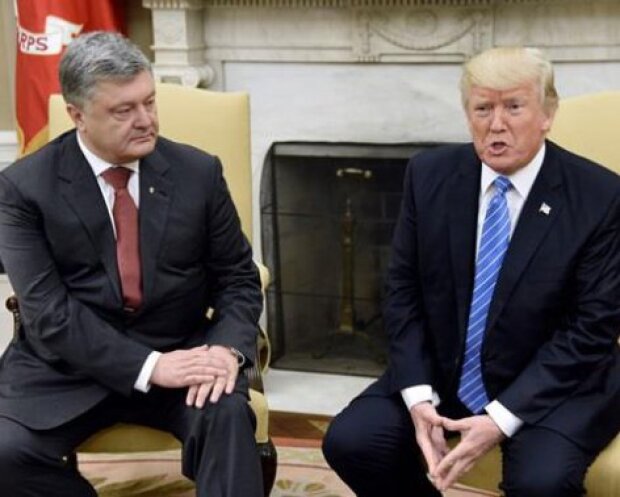 “Трамп не радився з Києвом перед зустріччю з Путіним” – Порошенко