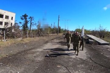 Ще 14 українських захисників повернулись з полону (відео)