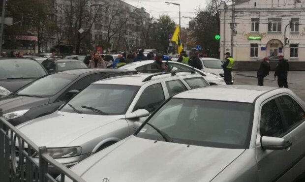 Центр Києва перекритий через мітинг євробляхерів
