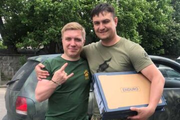 Столичний волонтер Андрєєв допоміг спецпризначенцям мобільною комп’ютерною технікою