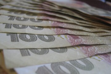 Відмили понад 330 млн: у Києві припинили діяльність потужного конвертцентру
