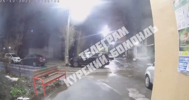 “Бавовна” в Курську: у Мережі повідомили про потужні вибухи в районі аеродрому (відео)