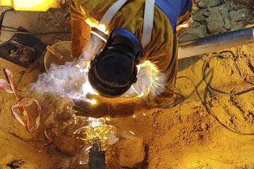 Після аварії на газопроводі Голосієва 11 вересня, фахівці "Київгазу" змінюють запірні пристрої в усьому мікрорайоні