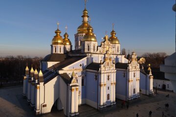 Сьогодні у Михайлівському соборі киянам передадуть Вифлеємський вогонь