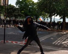 Протести у Франції: у сутичках постраждали понад 100 поліцейських