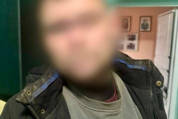 Кривава розправа на Київщині: молодик під наркотиками забив пенсіонера стільцем