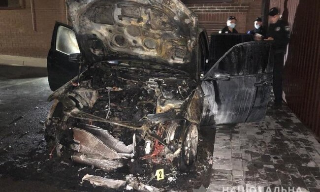 У Києві депутату спалили автомобіль
