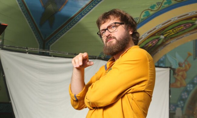 Розбризкали сльозогінний газ: вночі в столиці напали на DZIDZIO