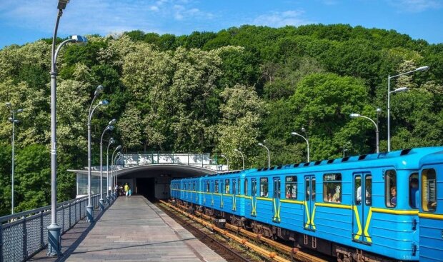 Підземка працює на межі спроможності: в Києві побудують нові пересадочні станції та лінії метро