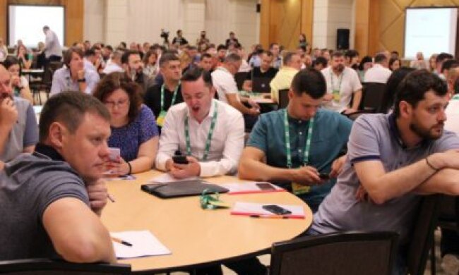 Серед “слуг народу” імовірні бунти – нардеп