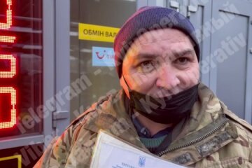 У Києві нахабний шахрай наживався на бажаючих допомогти ветеранам АТО: відео викриття