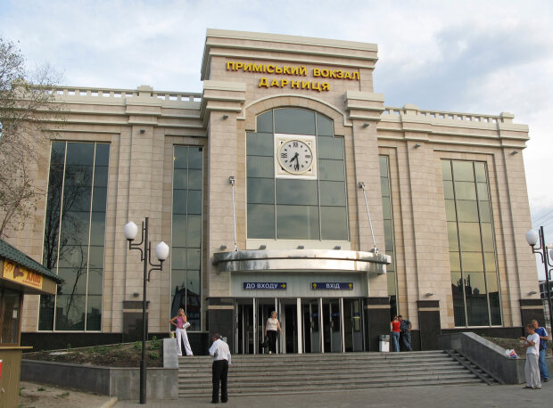 Житель Київщини «замінував» вокзал, бо його не пустили до каси без черги