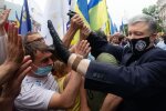 Я йду до цих нечестивців: Порошенко прийшов на допит до ДБР (відео)