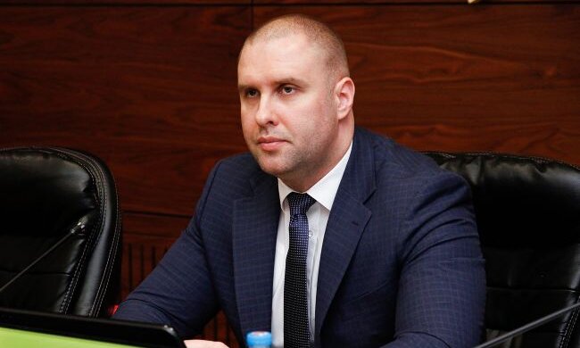 Під Харковом окупанти обстріляли фабрику: спалахнула пожежа, є загиблий