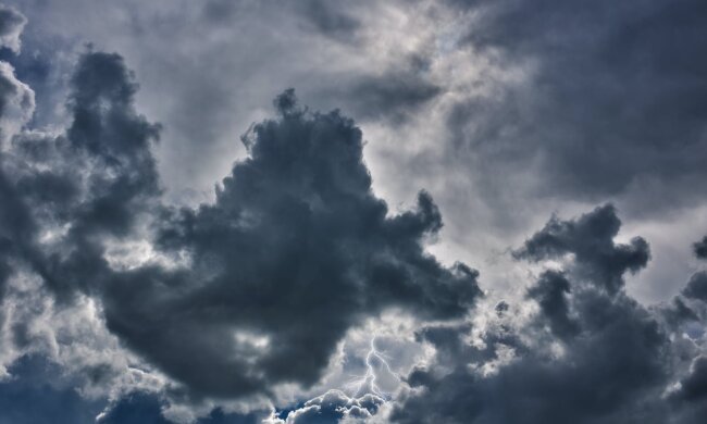 На Київ насувається гроза