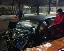 На Київщині вантажівка розчавила автівку з Дідом Морозом за кермом