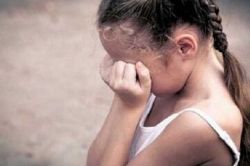 У Києві педофіл робив непристойні пропозиції маленьким дівчаткам