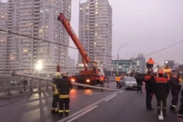 У новорічну ніч на Шулявському мосту знову запаляться ліхтарі