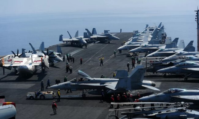 Авіаносець США у Середземному морі очікує наказу атакувати російські війська, — ЗМІ