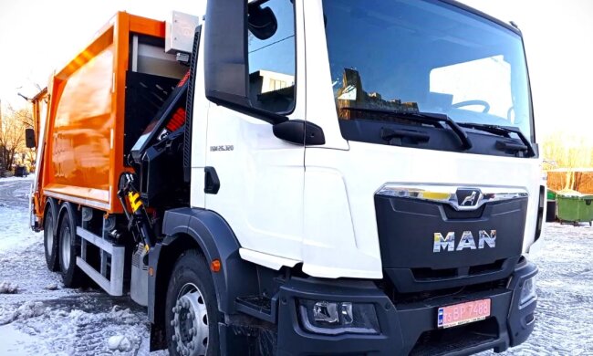 Столичні комунальники знайшли альтернативу мінським вантажівкам