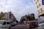 водійка Ford врізалась в авто патрульних