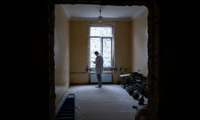 Росіяни зранку вдарили по лікарні в Херсоні