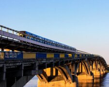 Витратять понад ₴2 млрд — "Київавтодор" оголосив тендер на протиаварійні роботи на мосту Метро